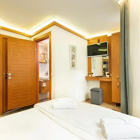 Отель Seven Oldcity 4*