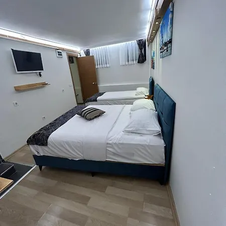Hotel Seven Oldcity 4*