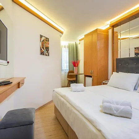 Seven Oldcity Hotel 4*