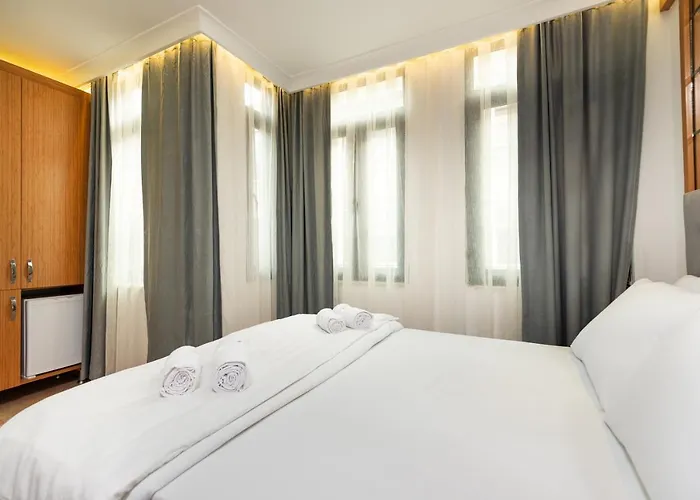 Seven Oldcity מלון